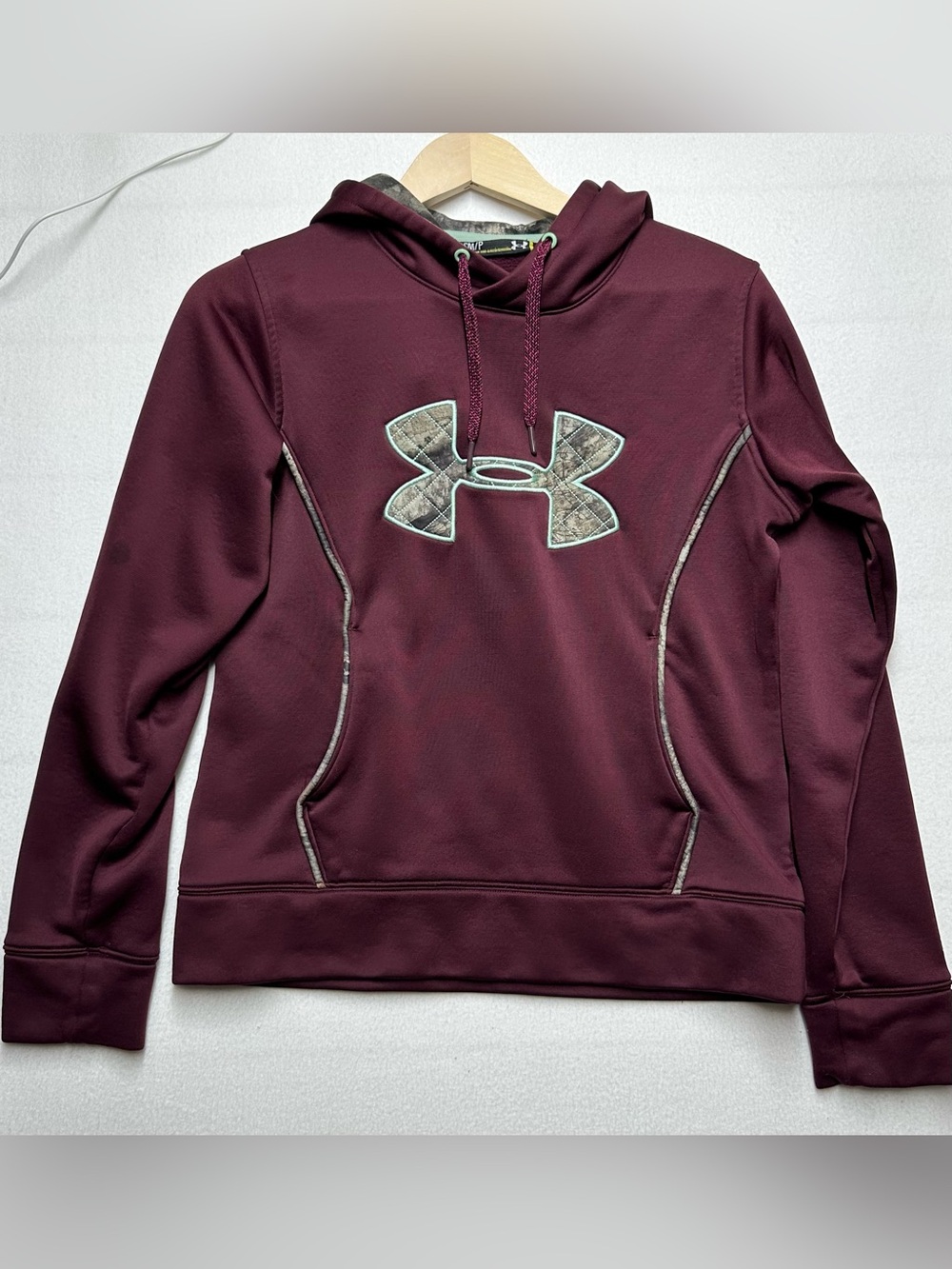 Under Armour Storm Hoodie Women’s Small Maroon Camo Logo